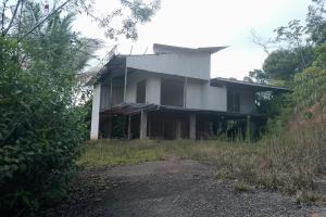 5 Bedroom 3 Bath Unfinished Home in Cool Climate on 5000m