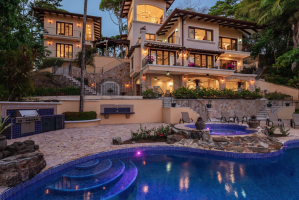 Nido Escondido Luxury Estate with Outstanding Ocean Views, Dominical